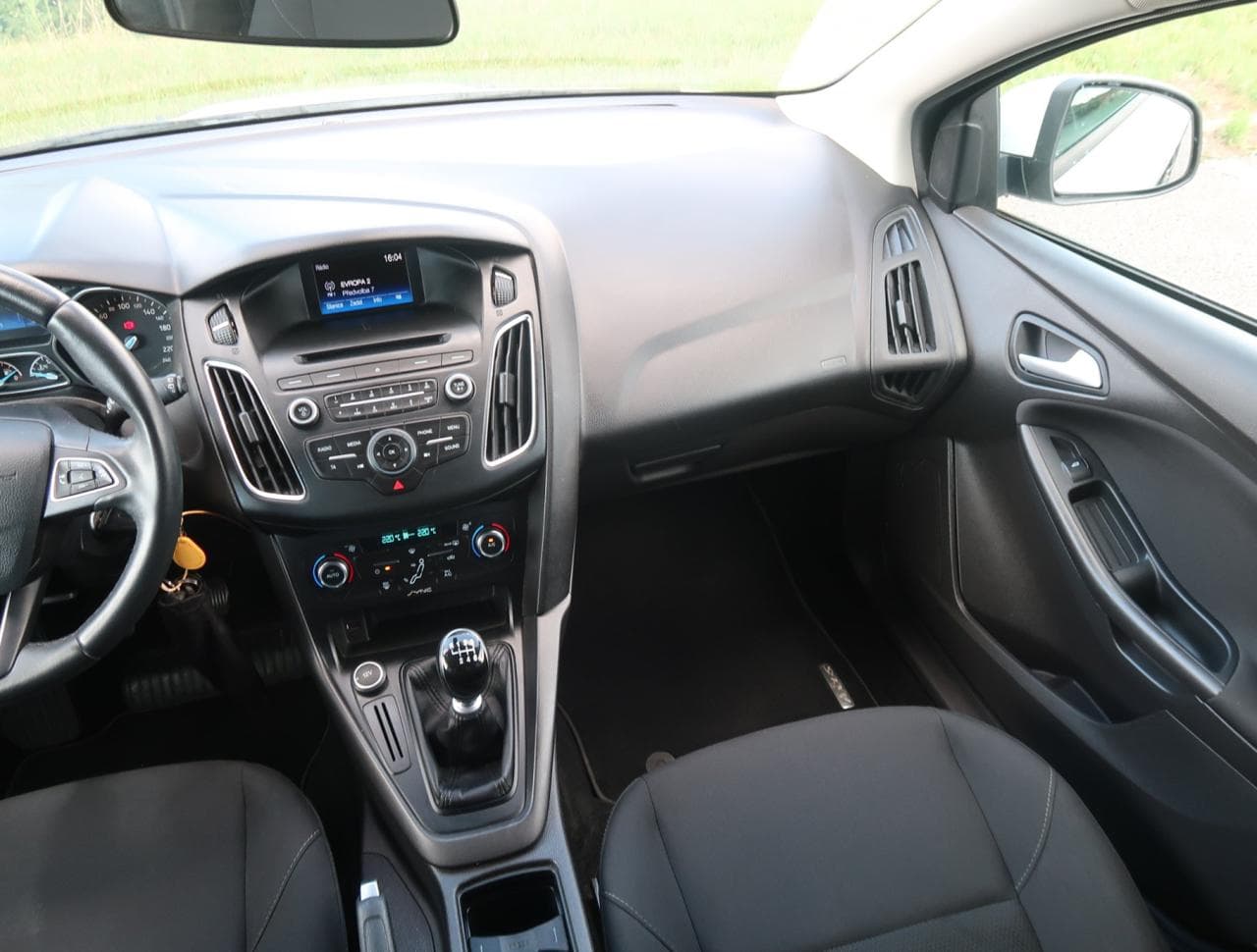 2016 Ford FOCUS - 11