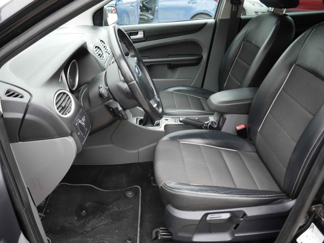 2009 Ford FOCUS - 9