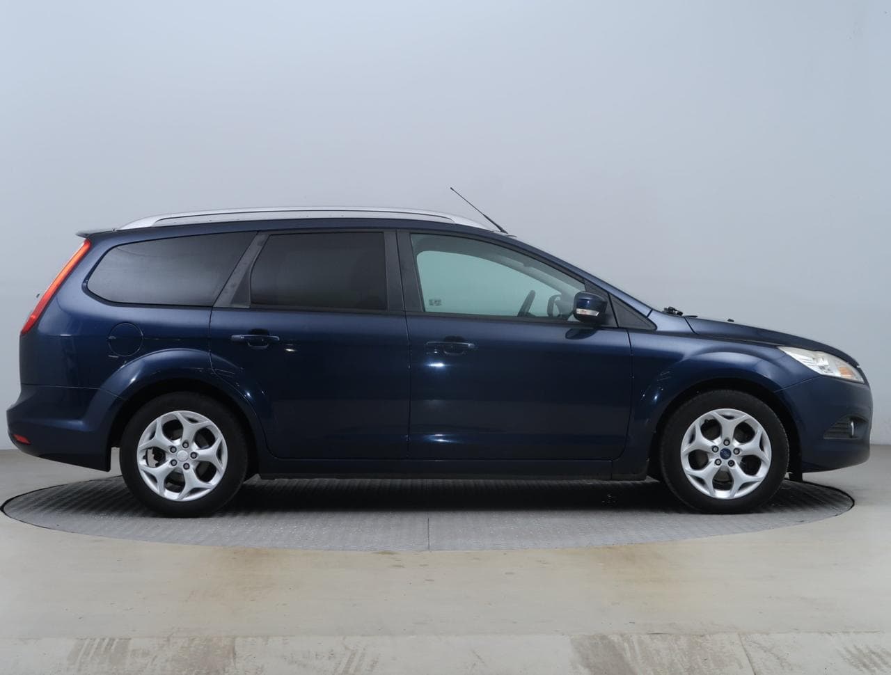 2010 Ford FOCUS - 8