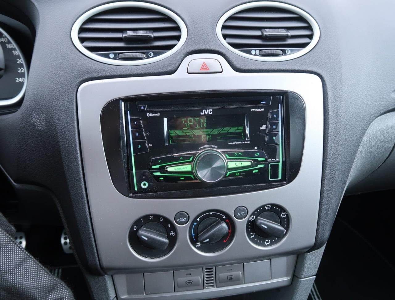 2010 Ford FOCUS - 18
