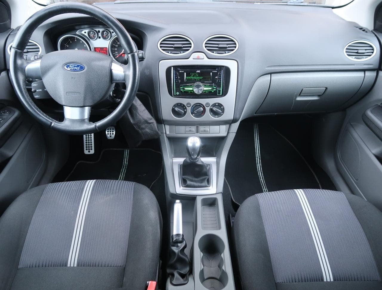2010 Ford FOCUS - 10