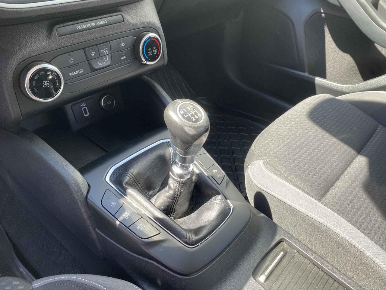 2018 Ford FOCUS - 16