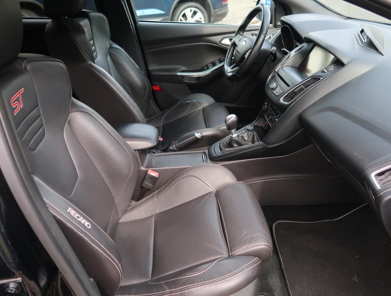 2015 Ford FOCUS - 12
