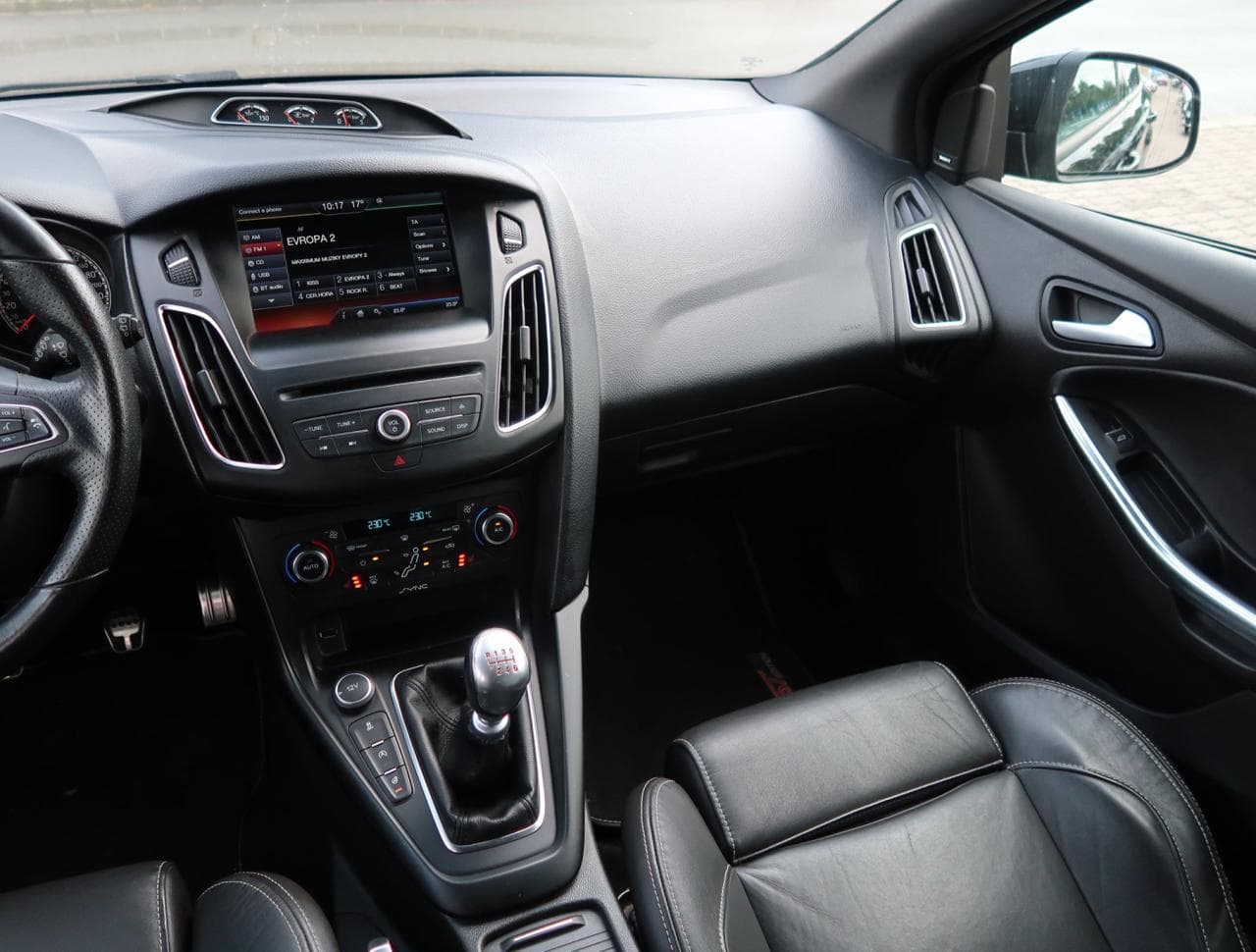 2015 Ford FOCUS - 11