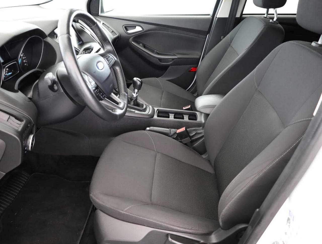 2016 Ford FOCUS - 13