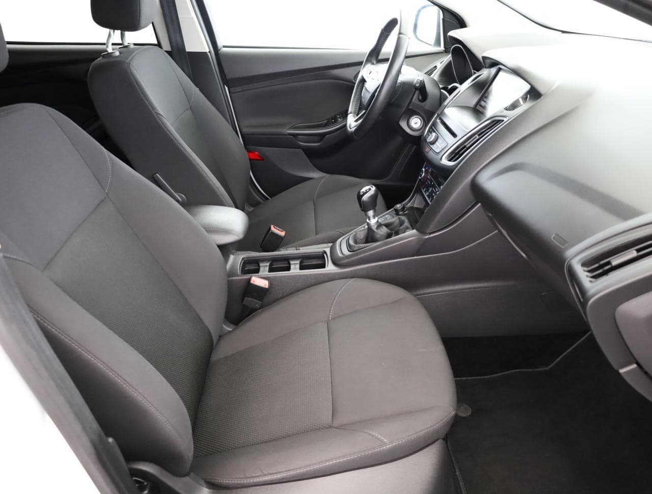 2016 Ford FOCUS - 10