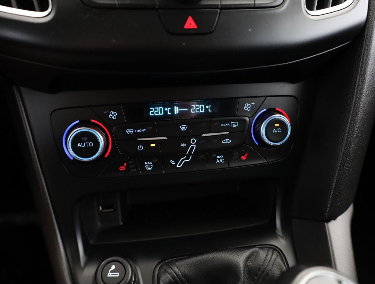 2016 Ford FOCUS - 16