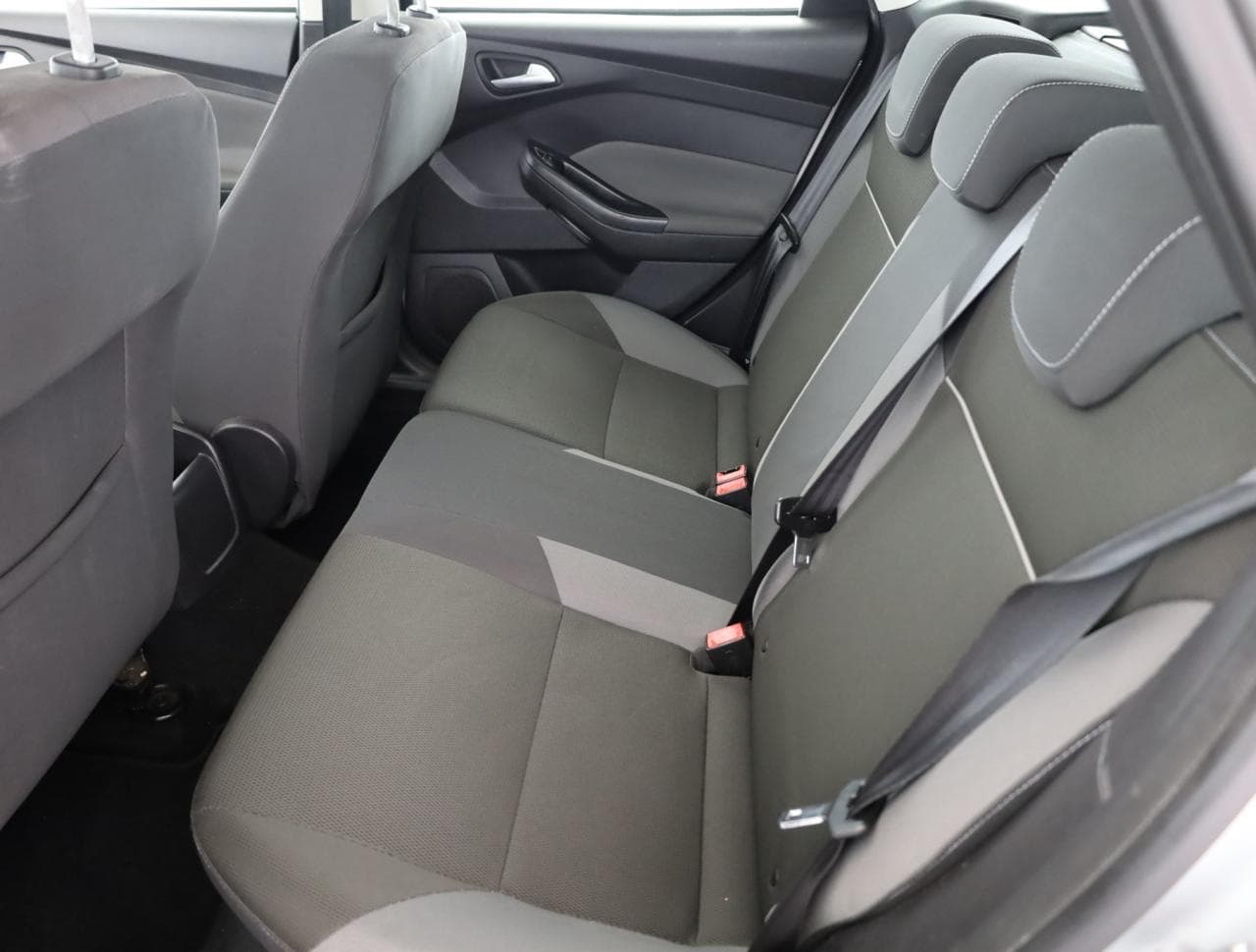 2011 Ford FOCUS - 12