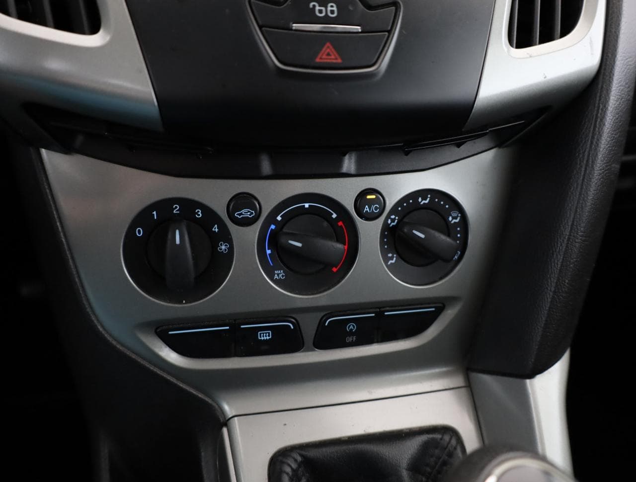 2011 Ford FOCUS - 16