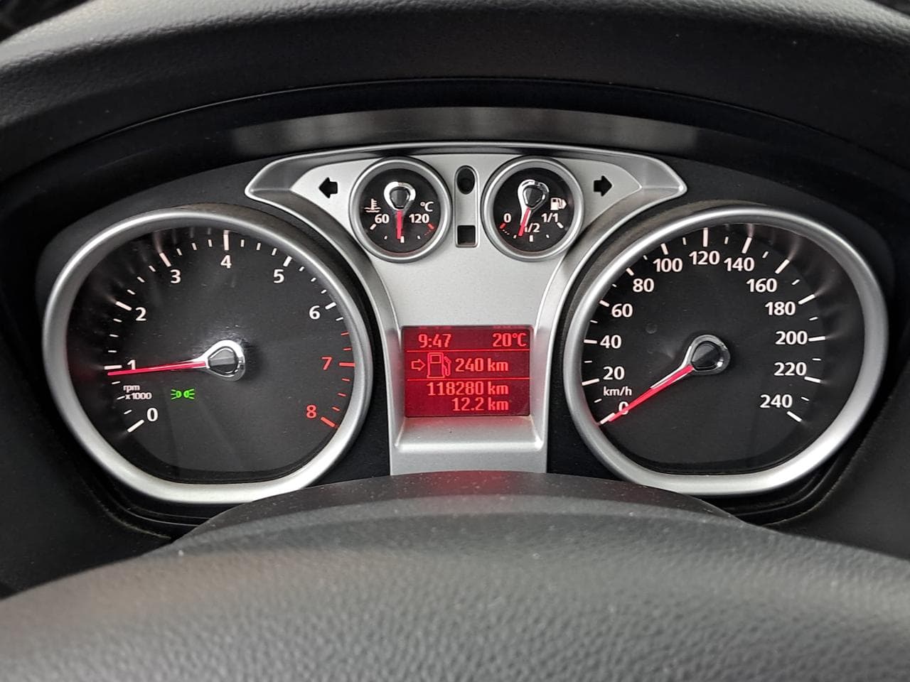 2010 Ford FOCUS - 17