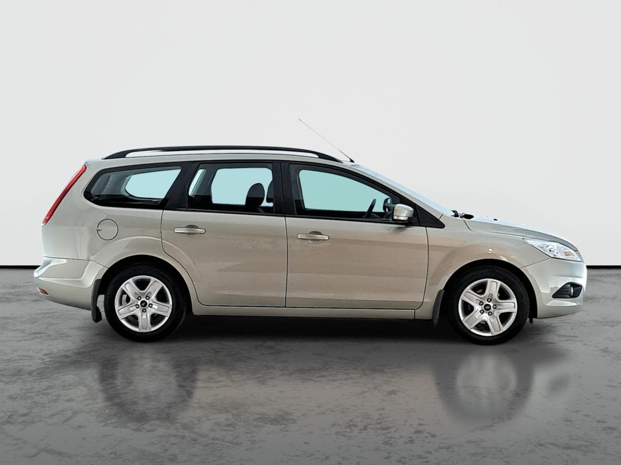 2010 Ford FOCUS - 8