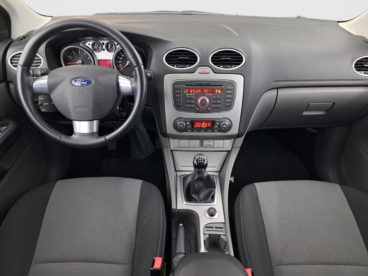 2010 Ford FOCUS - 10