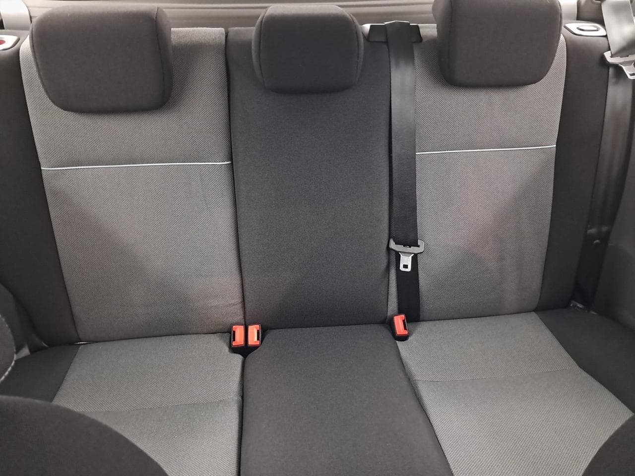 2010 Ford FOCUS - 14