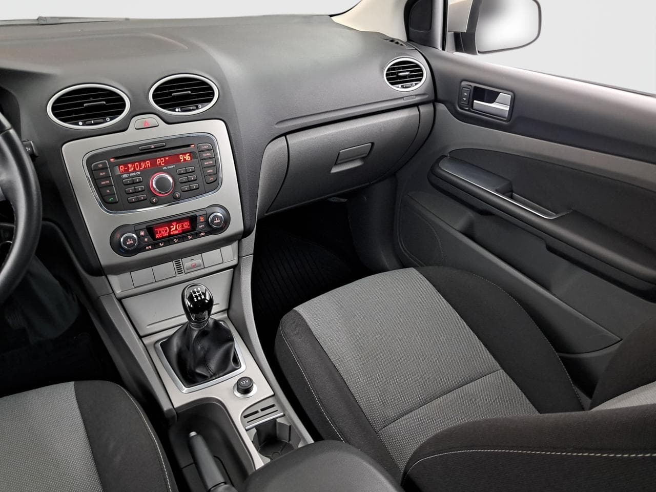 2010 Ford FOCUS - 11