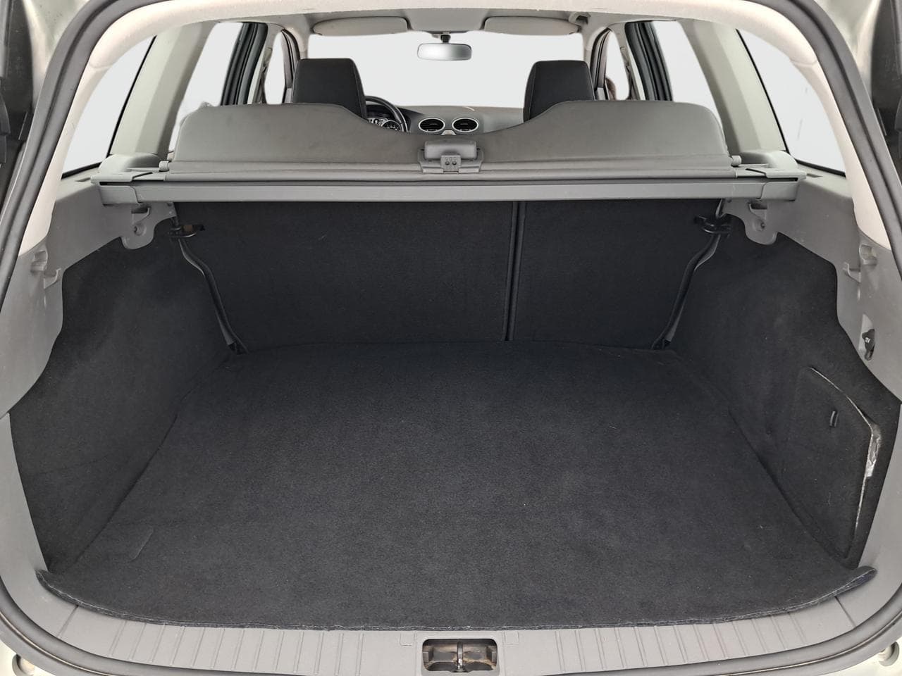 2010 Ford FOCUS - 19