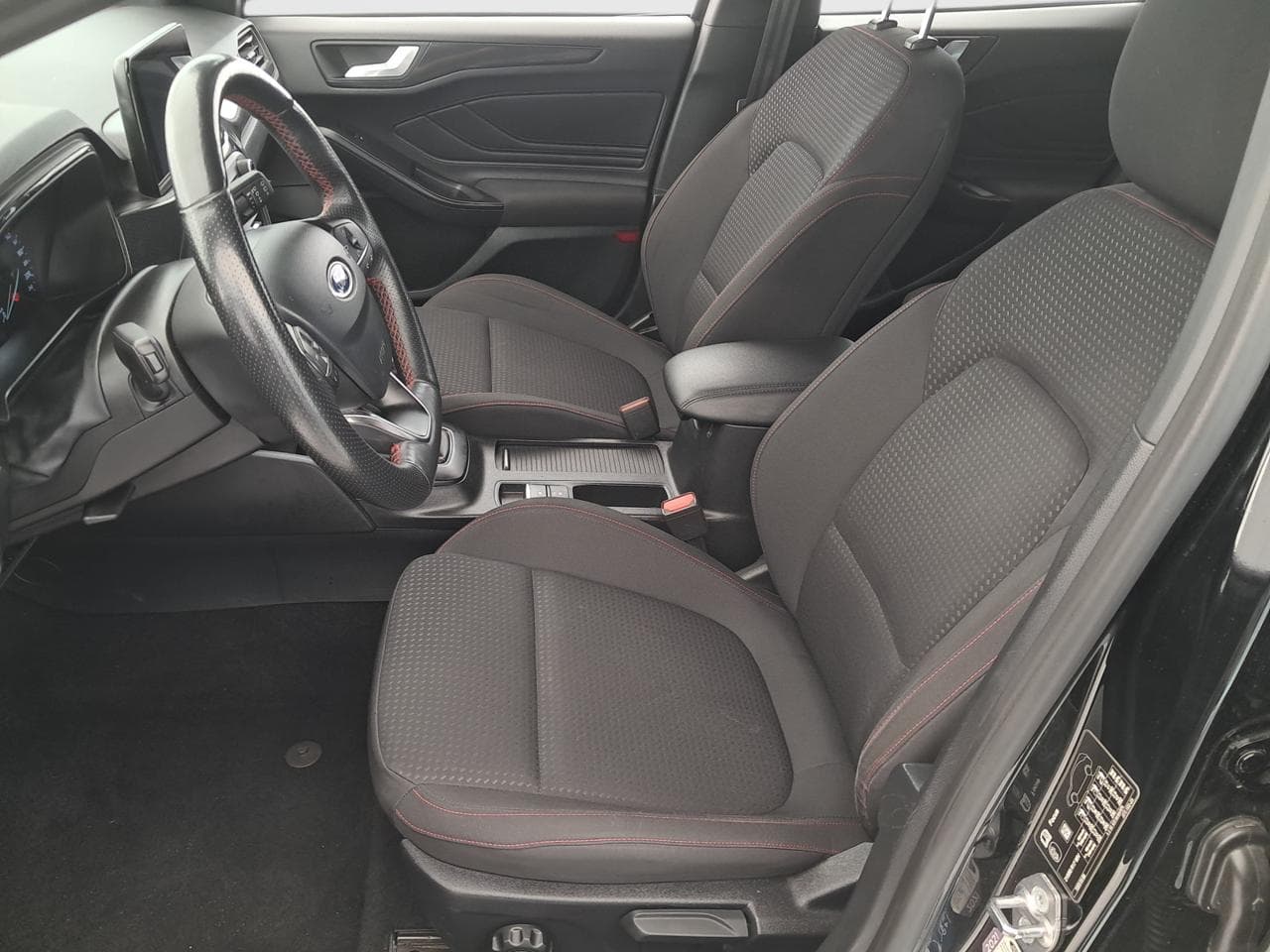 2019 Ford FOCUS - 16