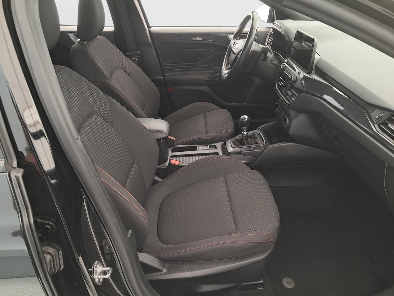 2019 Ford FOCUS - 12