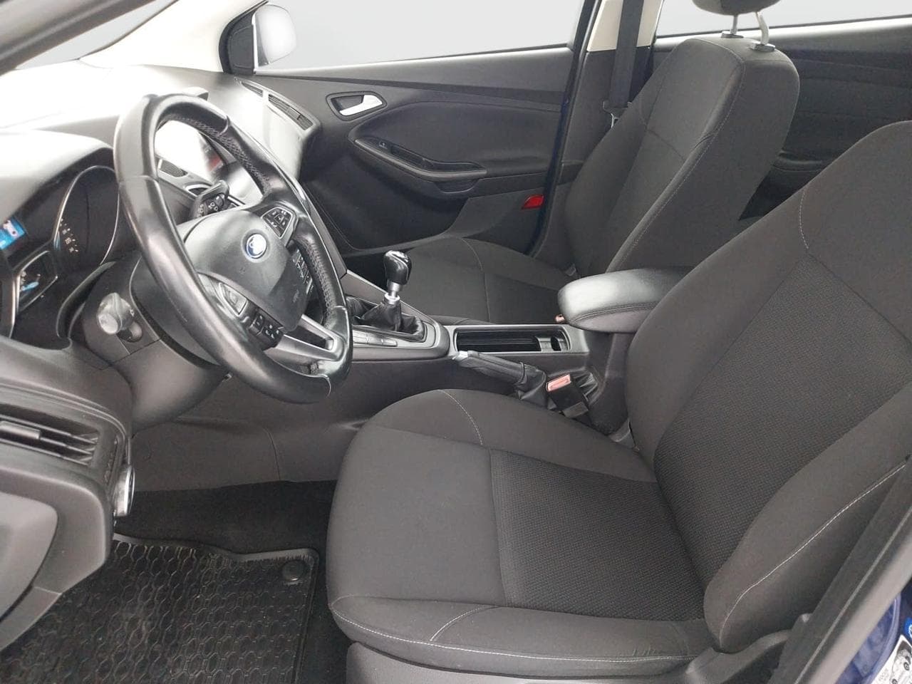 2015 Ford FOCUS - 16