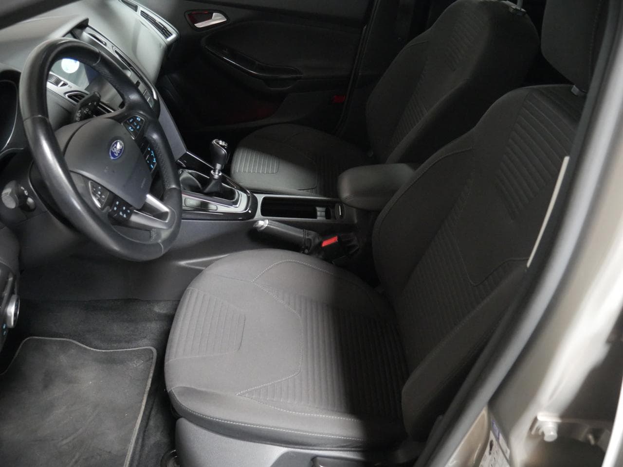 2017 Ford FOCUS - 9