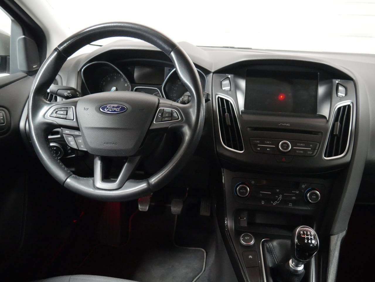 2017 Ford FOCUS - 13