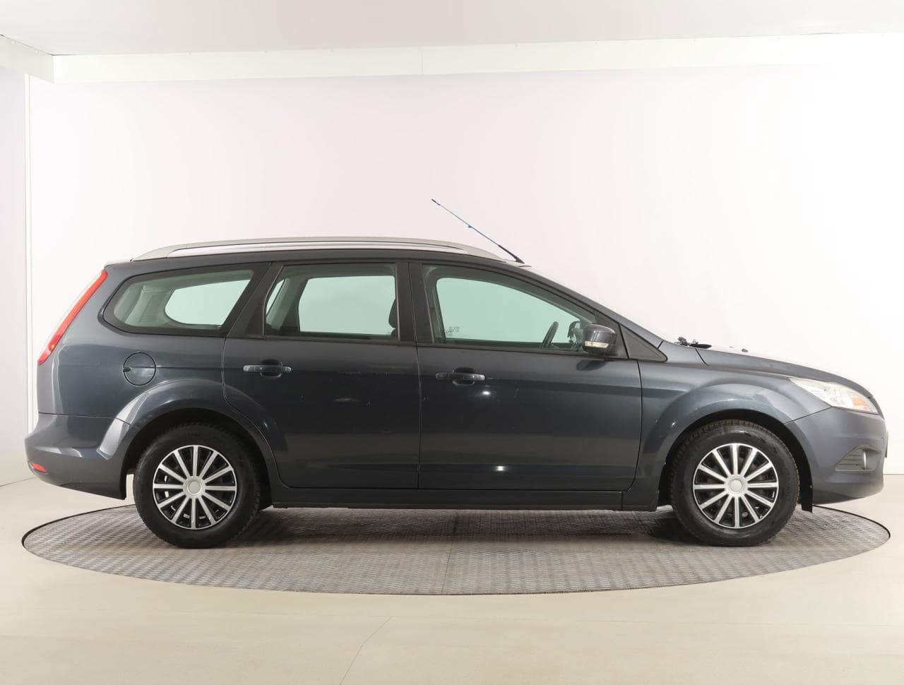 2009 Ford FOCUS - 8
