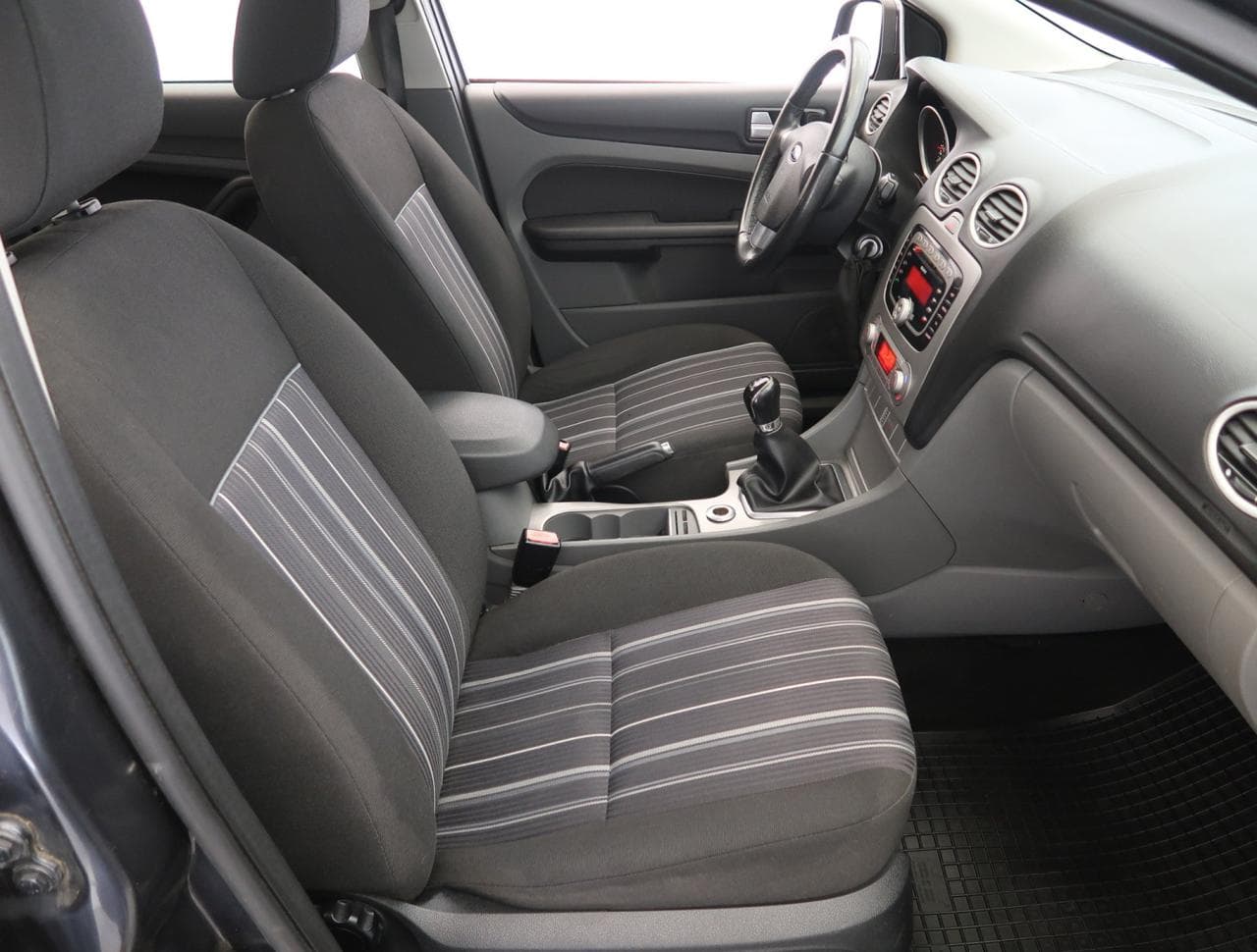 2009 Ford FOCUS - 12