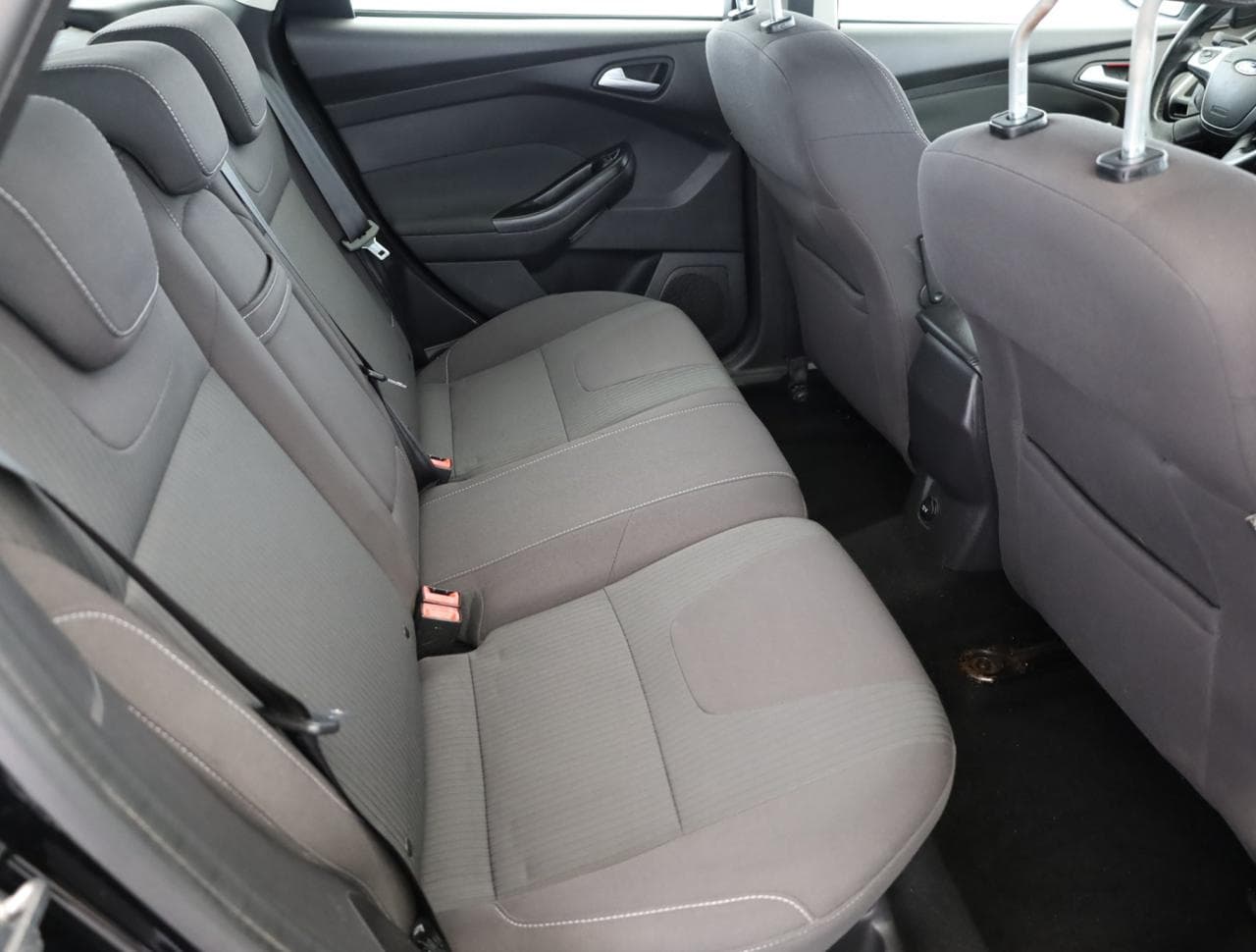 2011 Ford FOCUS - 11