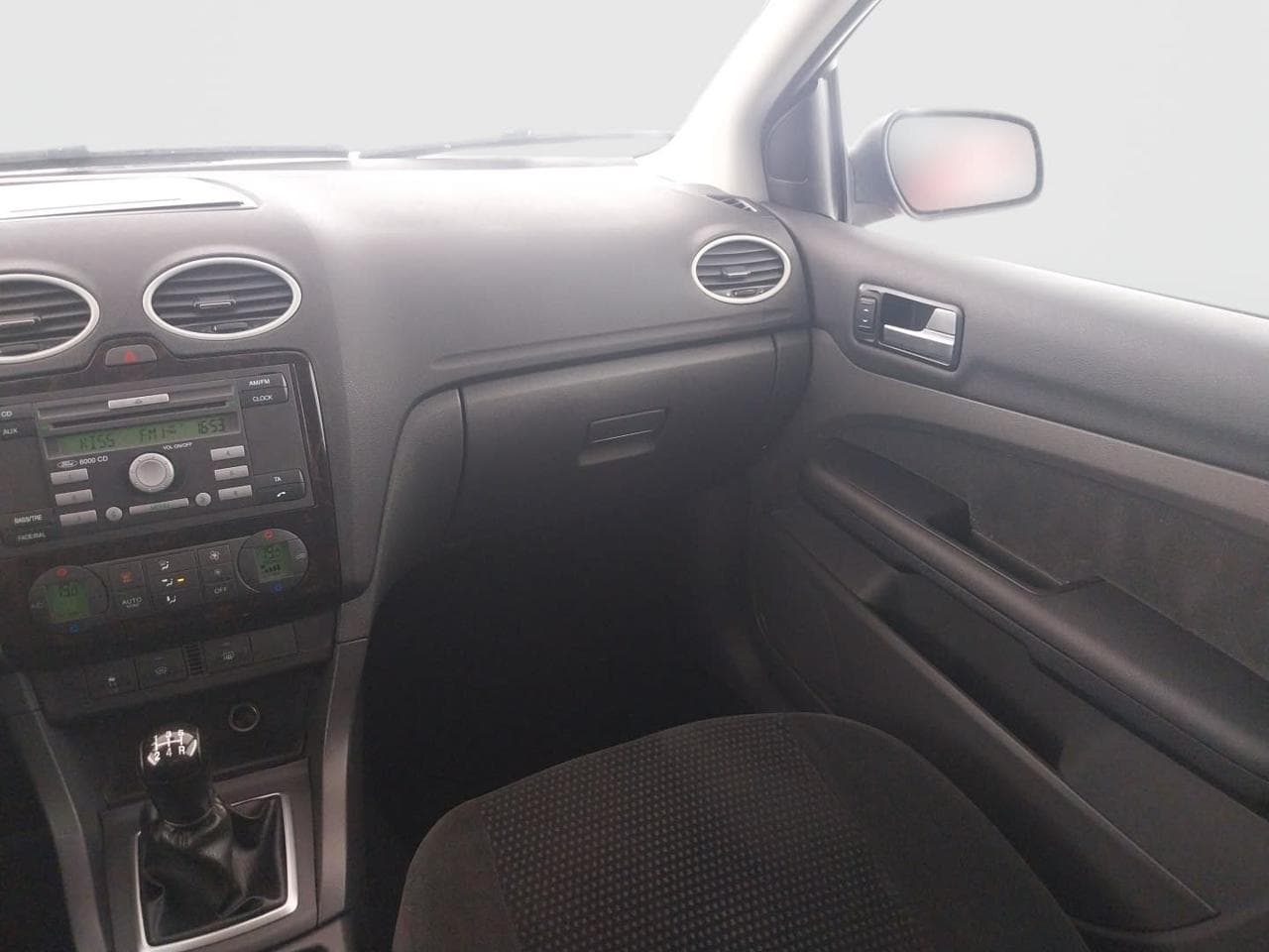 2006 Ford FOCUS - 10