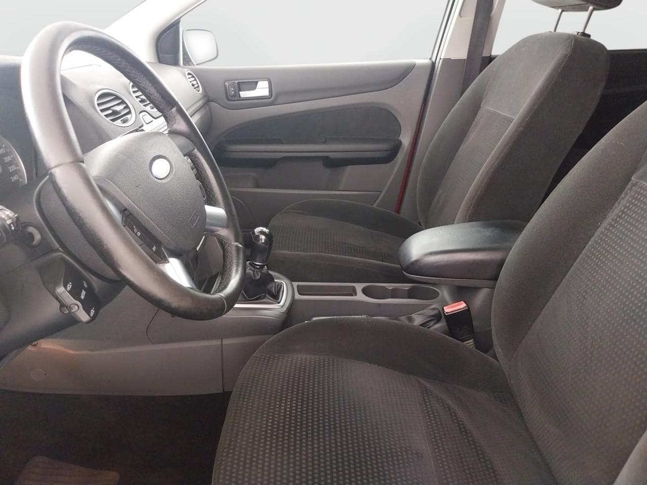 2006 Ford FOCUS - 16