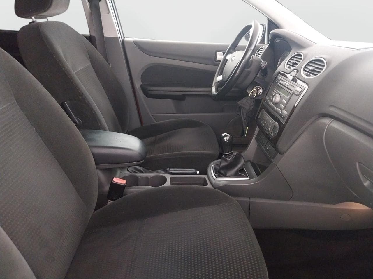 2006 Ford FOCUS - 12