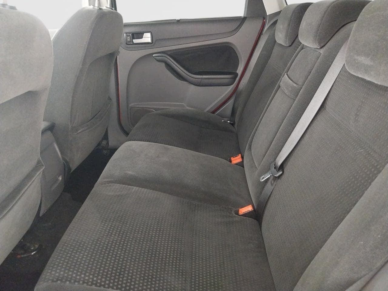 2006 Ford FOCUS - 15