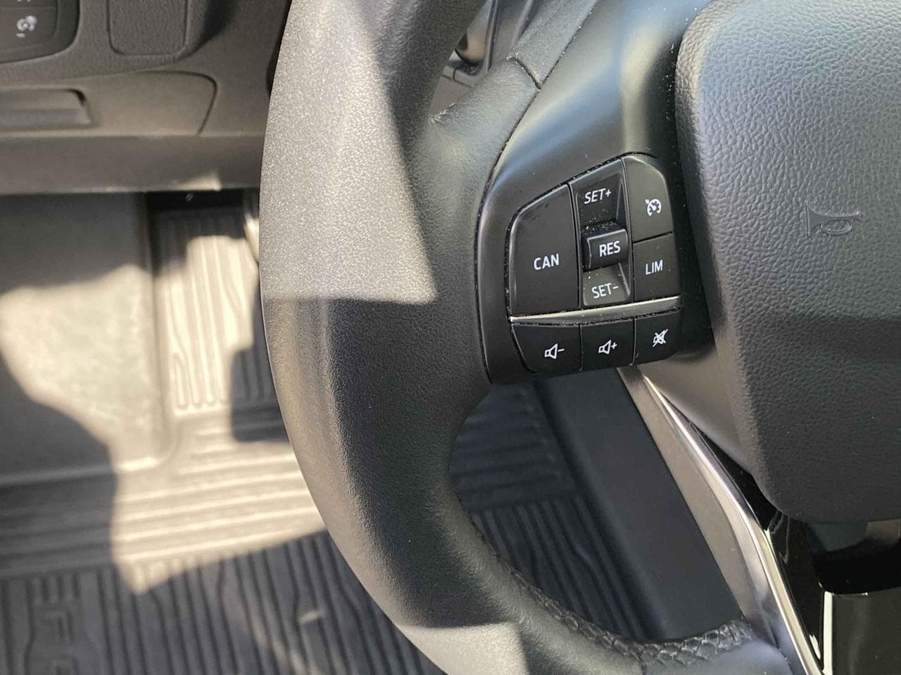 2020 Ford FOCUS - 12