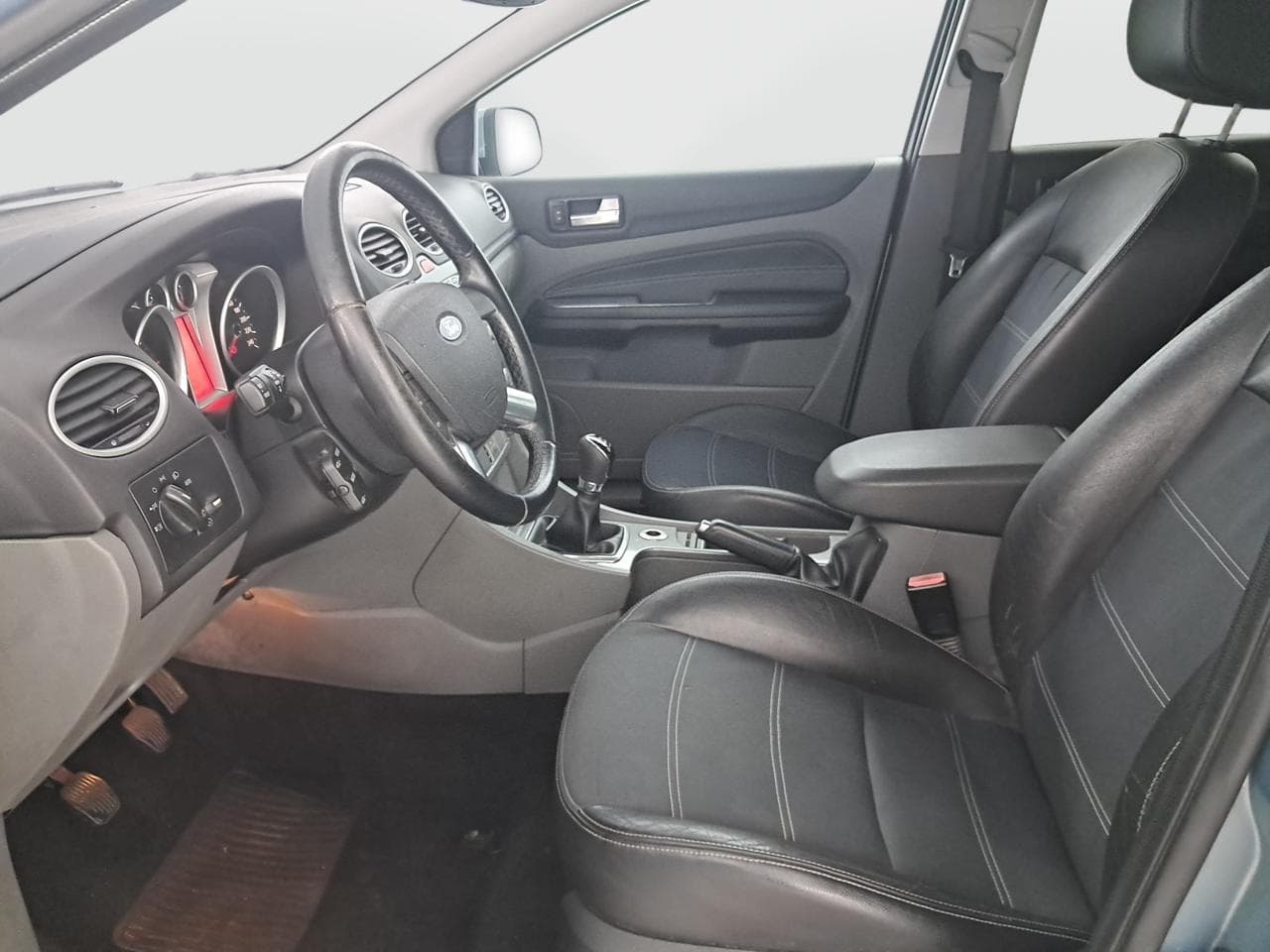 2008 Ford FOCUS - 16