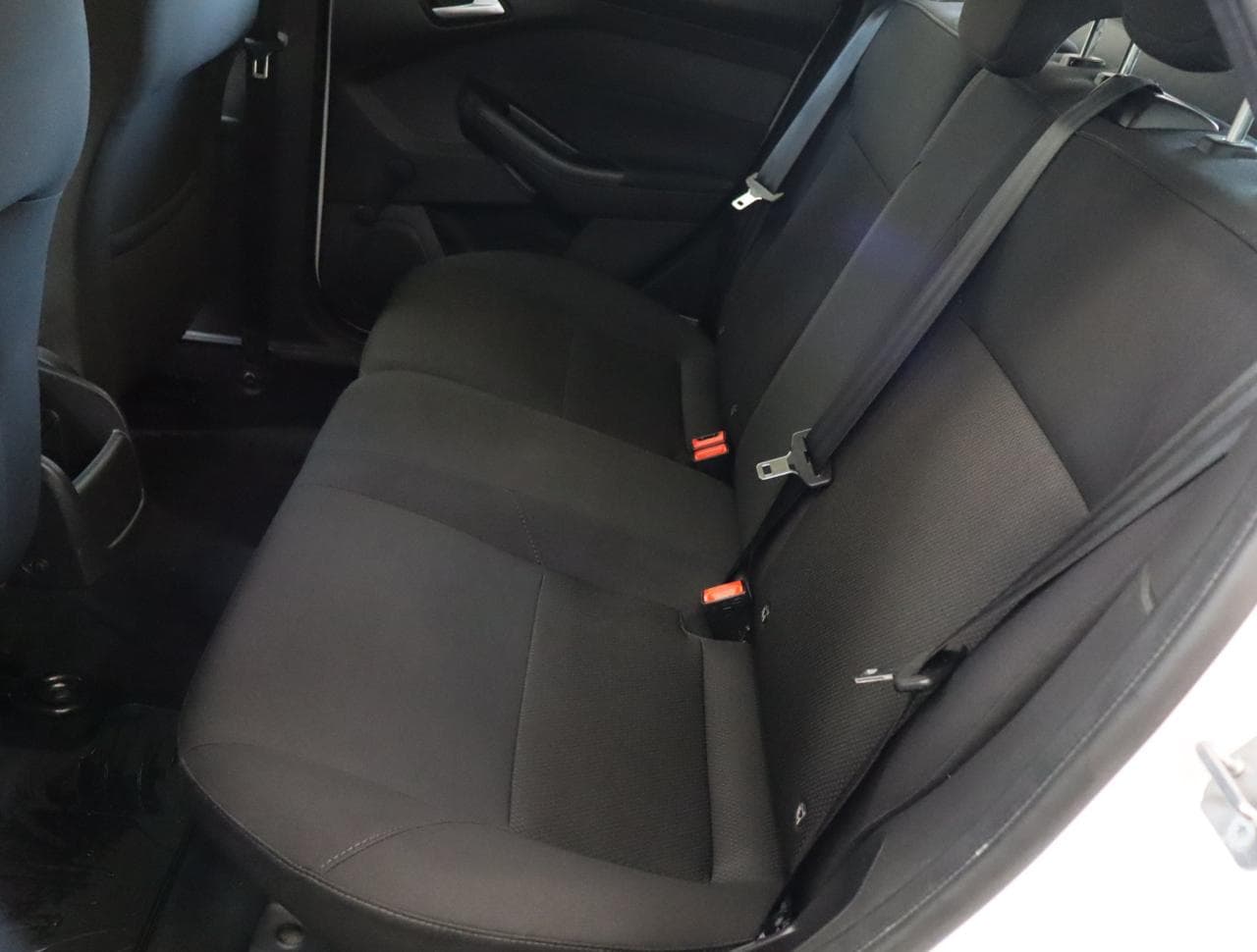 2017 Ford FOCUS - 15