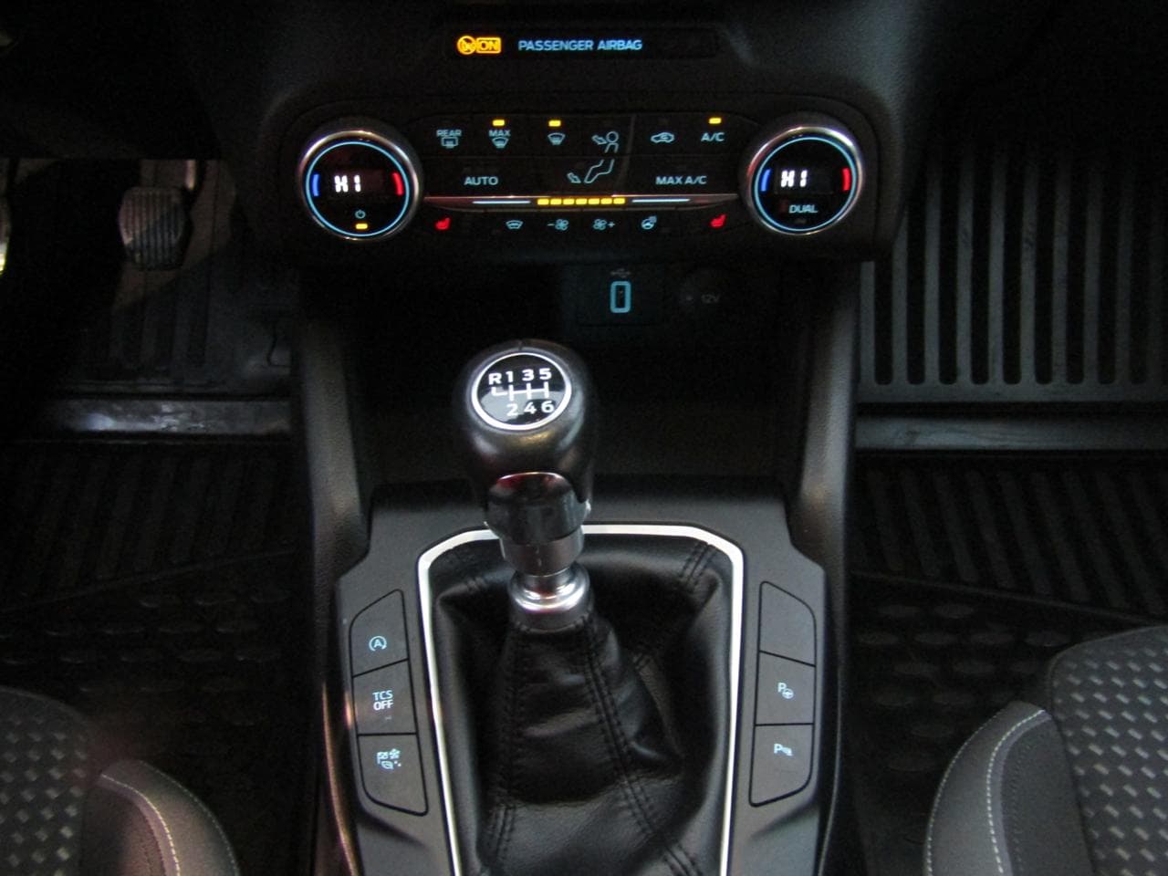 2020 Ford FOCUS - 18