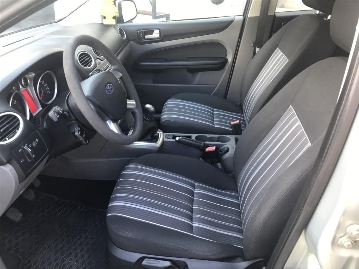2009 Ford FOCUS - 8