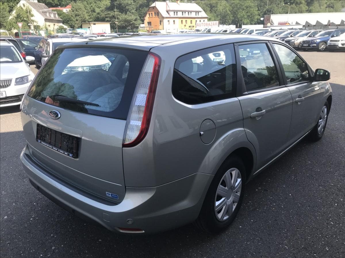 2009 Ford FOCUS - 5