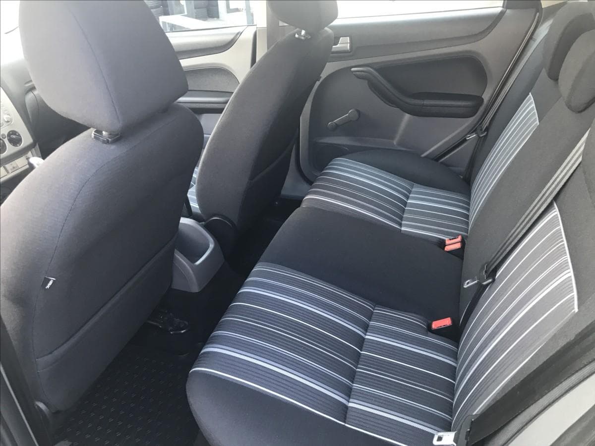 2009 Ford FOCUS - 9