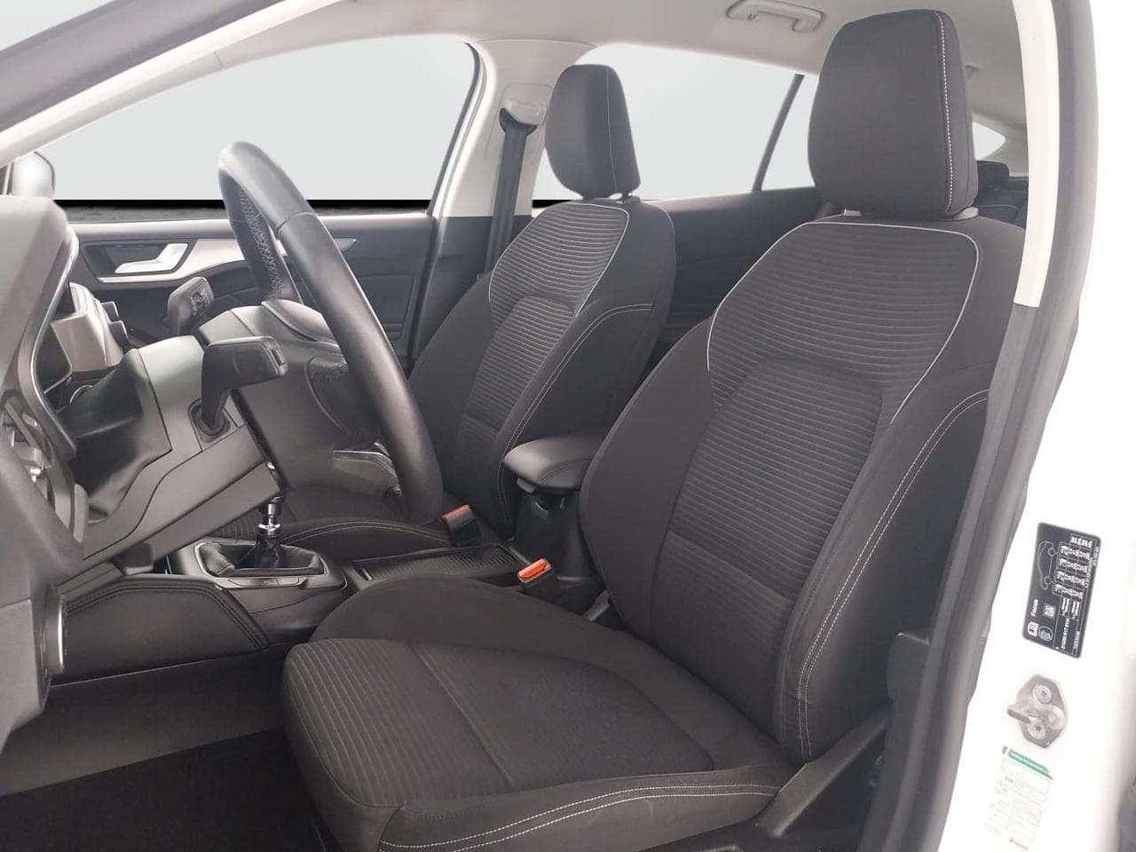 2018 Ford FOCUS - 16