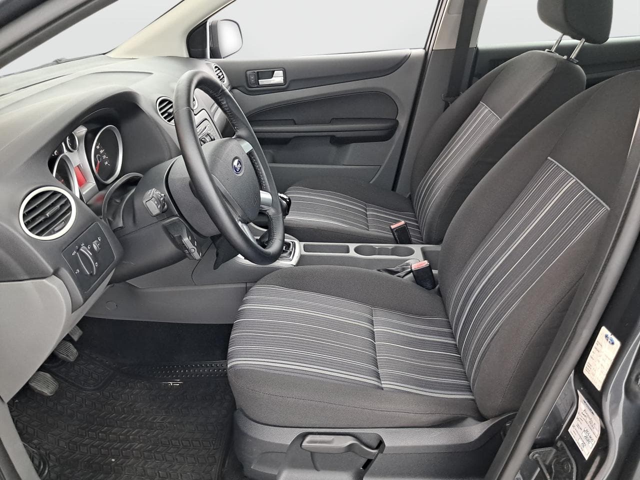 2008 Ford FOCUS - 16