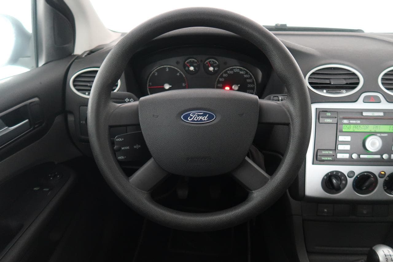 2005 Ford FOCUS - 20