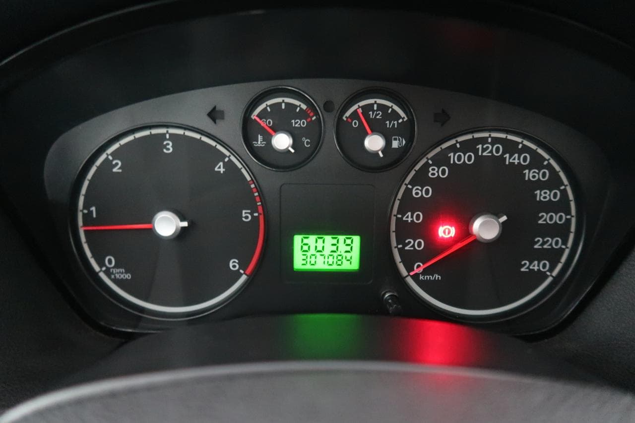 2005 Ford FOCUS - 17