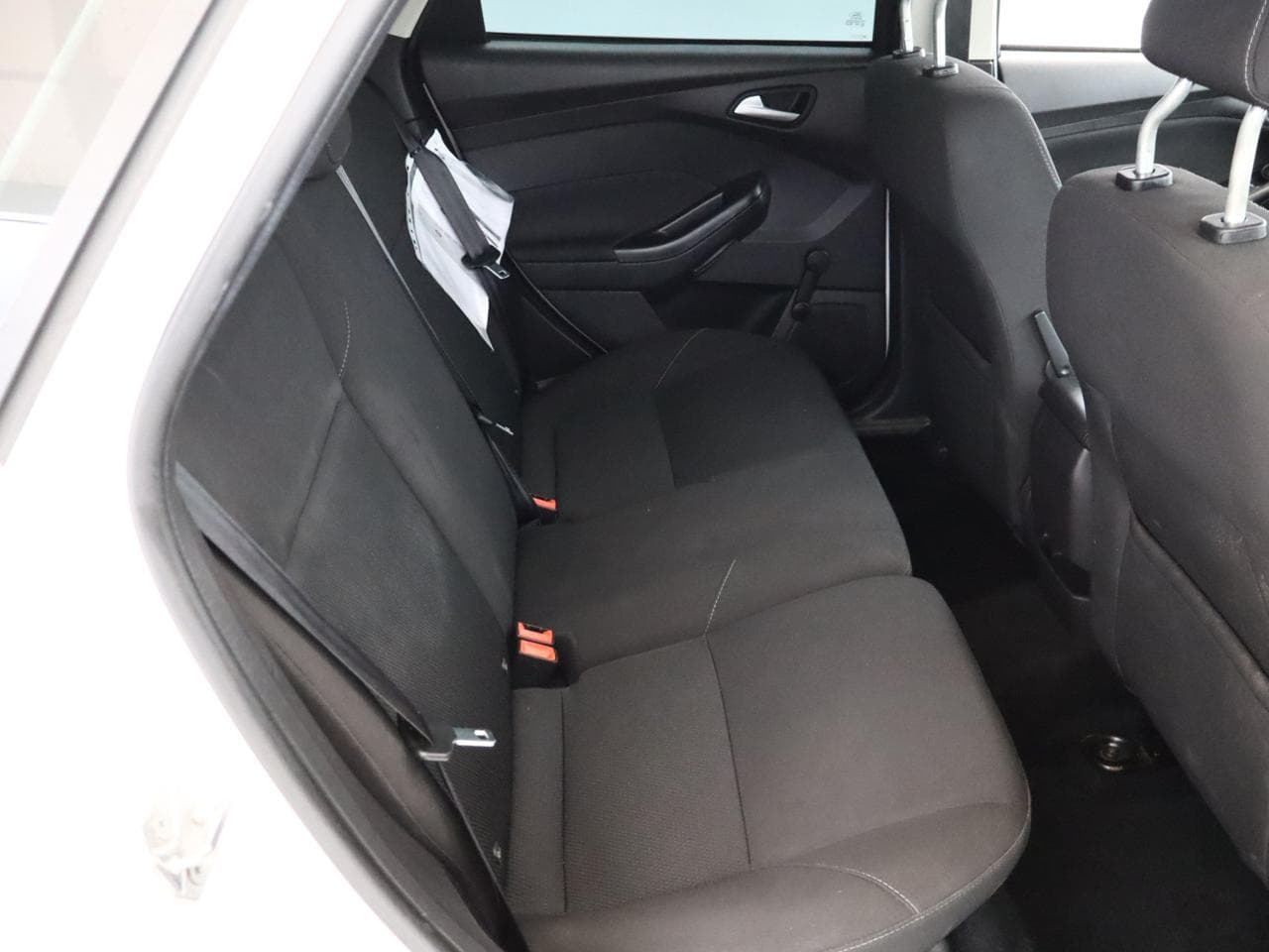 2015 Ford FOCUS - 11