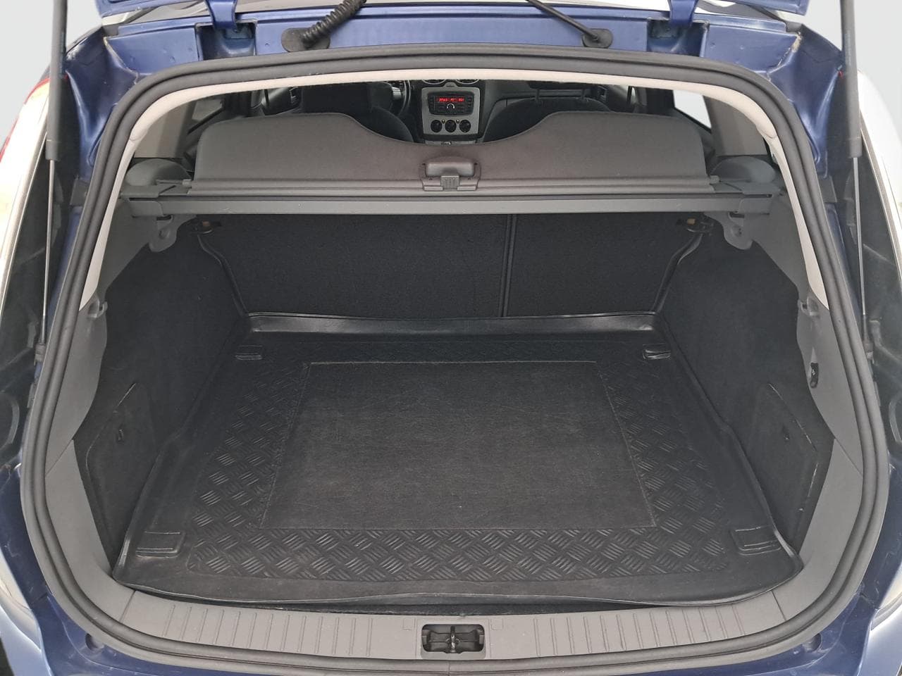 2010 Ford FOCUS - 19