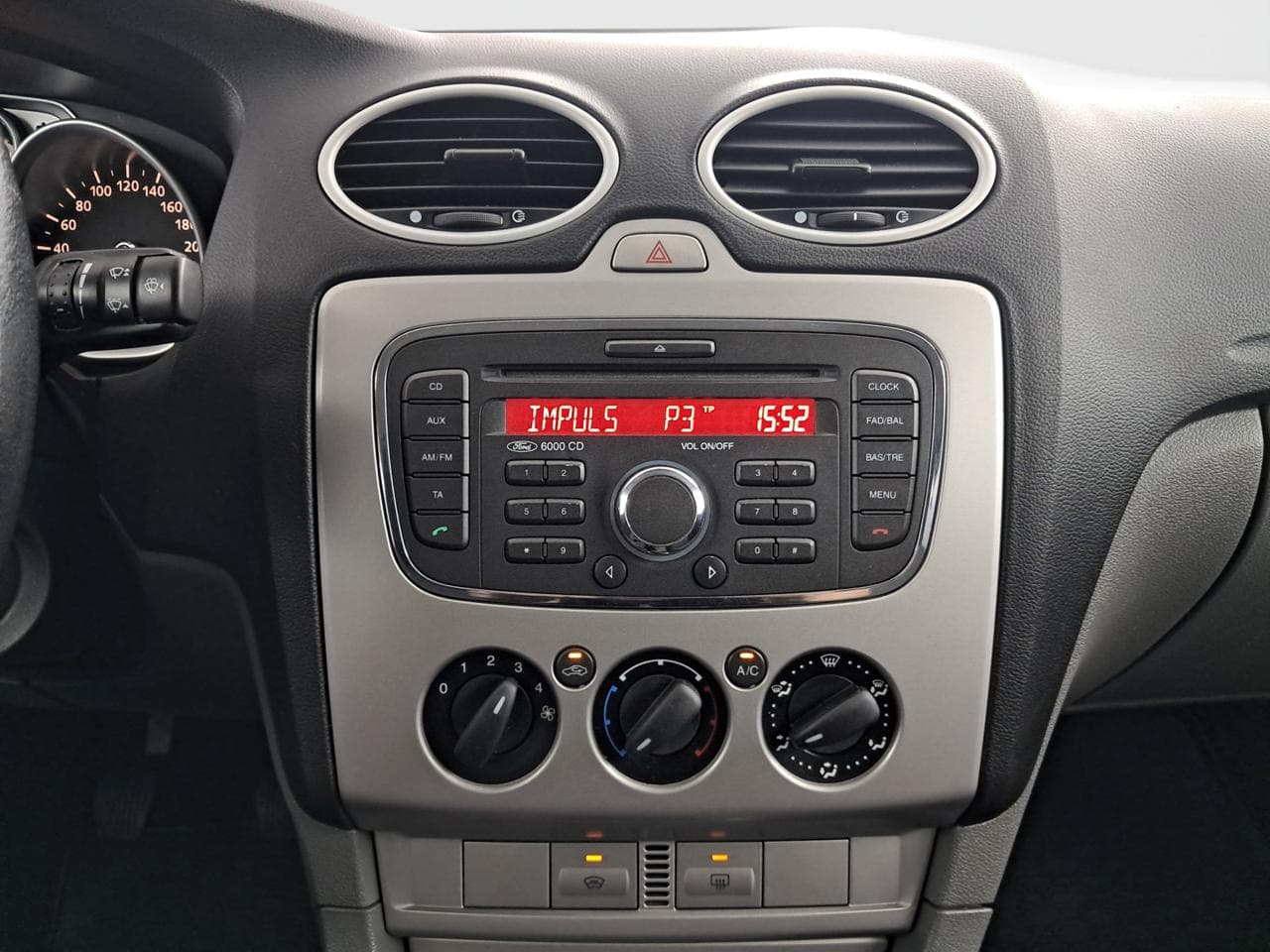 2010 Ford FOCUS - 18