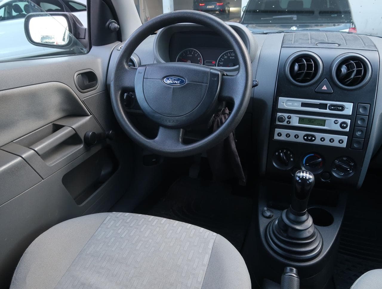 2004 Ford FUSION - 9