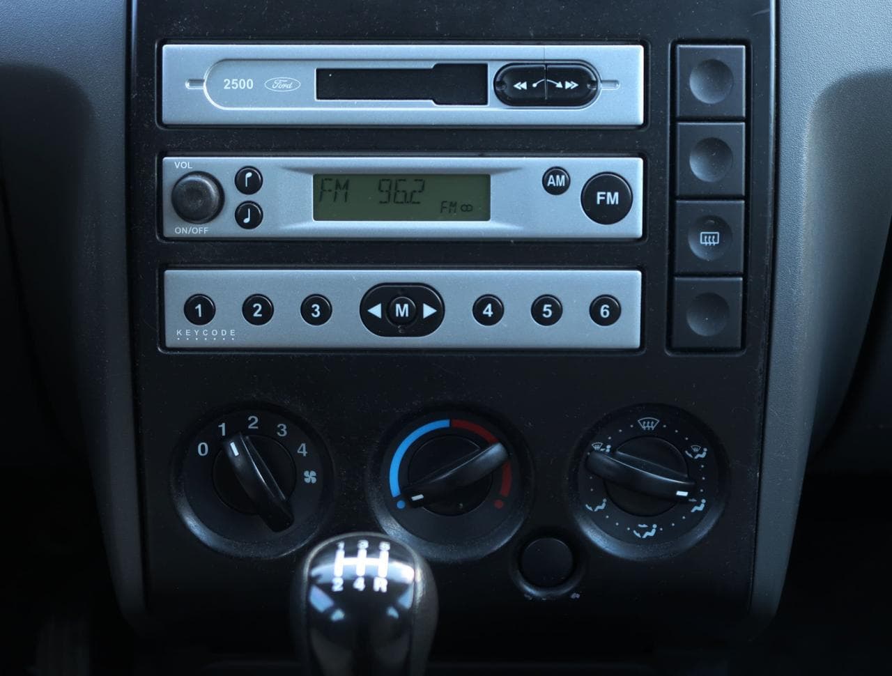 2004 Ford FUSION - 18