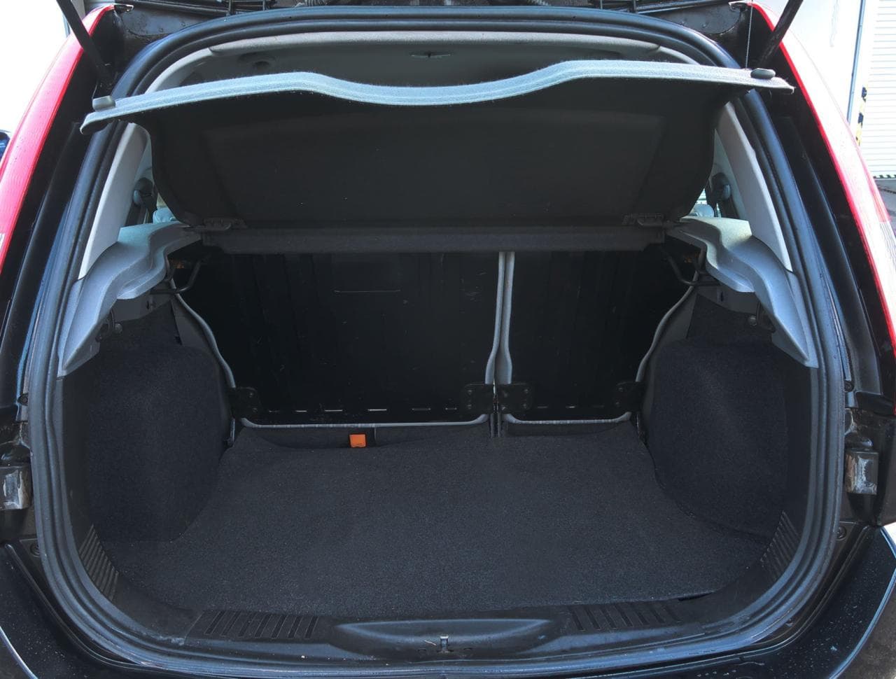 2004 Ford FUSION - 19