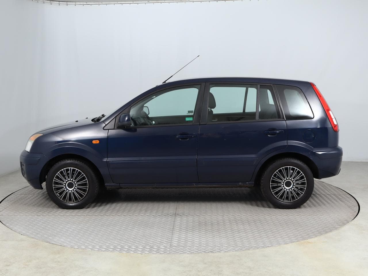 2010 Ford Fusion - 4