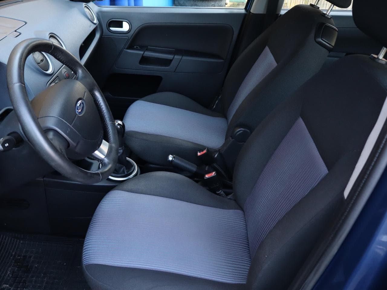 2010 Ford Fusion - 14